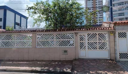 Casa com 3 dormitórios à venda, 180 m² por R$ 890.000,00 - Aviação - Praia Grande/SP