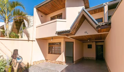 Sobrado com 3 dormitórios à venda, 148 m² por R$ 760.000,00 - Cajuru - Curitiba/PR