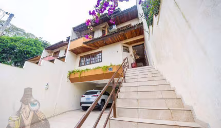 Sobrado com 3 dormitórios à venda, 184 m² por R$ 1.350.000,00 - Pilarzinho - Curitiba/PR