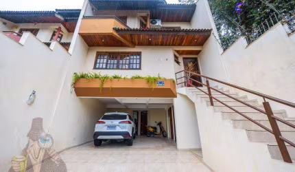 Sobrado com 3 dormitórios à venda, 184 m² por R$ 1.350.000,00 - Pilarzinho - Curitiba/PR