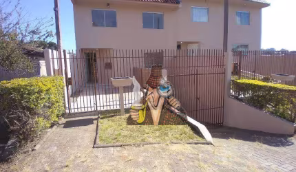Sobrado com 2 dormitórios para alugar, 126 m² por R$ 2.433,79/mês - Boa Vista - Curitiba/PR