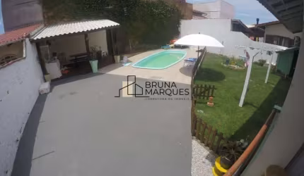 Quintal grande com piscina!