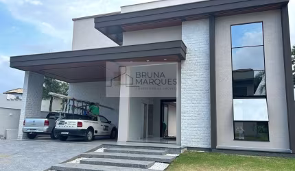 Condomínio fechado, piscina privativa!