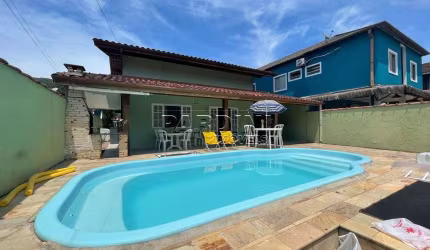 Excelente casa com 5 suítes, varanda gourmet e piscina, na praia do Lázaro em Ubatuba!