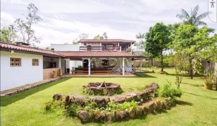 Linda casa com 3 suítes, piscina e ótima área gourmet, no bairro Folha Seca em Ubatuba!