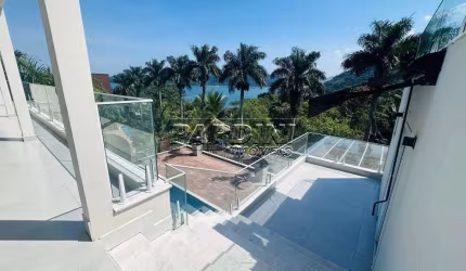 Lindo sobrado alto padrão em condomínio na praia da Santa Rita em Ubatuba!