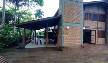 EXCELENTE CASA À VENDA EM CONDOMÍNIO NA PRAIA DA LAGOINHA EM UBATUBA