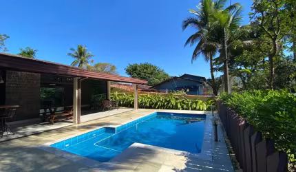 Casa em condomínio com 5 dormitórios, piscina e área gourmet, na Praia do Lázaro em Ubatuba!