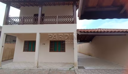Sobrado em excelente localização, próximo do mar e de comércios, na praia da Lagoinha em Ubatuba!