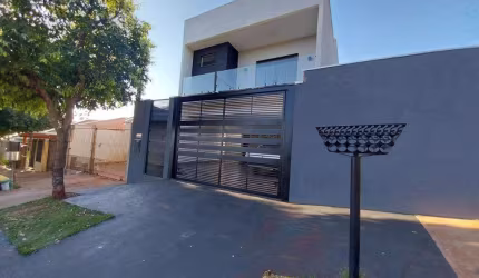 Sobrado com 173.8 m² e 3 Quartos à Venda no Jardim Colina Verde - Maringá