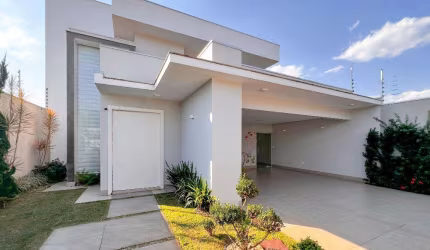 Sobrado com 375.48 m² e 4 Suítes à Venda no Jardim Imperador - Maringá