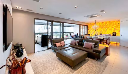 Apartamento à venda em Maringá, Zona 07, com 3 suítes, com 176.91 m², Maison Prestige