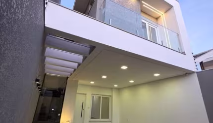 Sobrado à venda em Maringá, Jardim Paris VI, com 3 suítes, com 197.27 m²