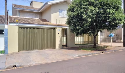 Sobrado para alugar em Maringá, Residencial Moreschi, com 5 quartos, com 310.71 m²