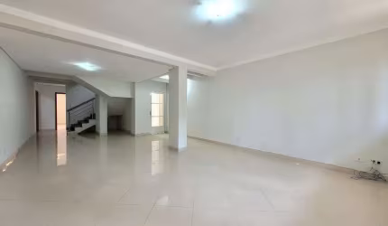 Sobrado para alugar em Maringá, Residencial Moreschi, com 5 quartos, com 310.71 m²