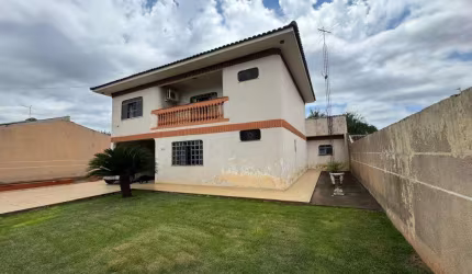Sobrado à venda em Maringá, Vila Morangueira, com 4 quartos, com 270.6 m²