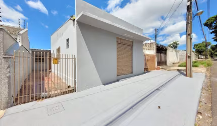 Casa para alugar em Maringá, Jardim Alvorada, com 2 quartos, com 50 m²