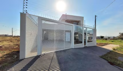Casa para alugar em Maringá, Bom Jardim, com 3 quartos, com 129.79 m²
