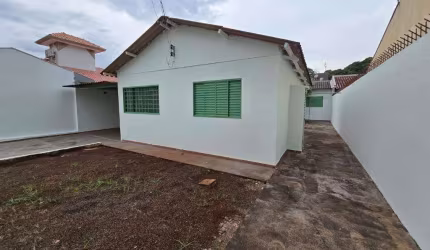 Casa com 90 m² e 2 Quartos à Venda no Cj Hab Sol Nascente - Maringá