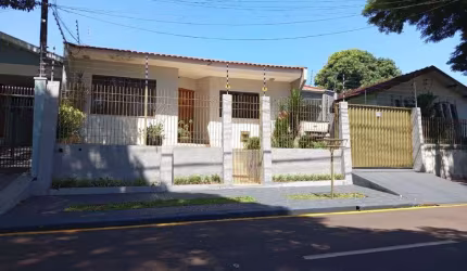 Casa à venda em Maringá, Parque Residencial Patrícia, com 3 quartos, com 172 m²