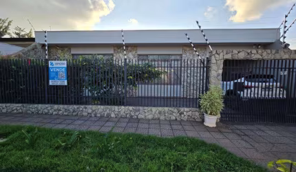 Casa à venda em Maringá, Parque Hortência, com 3 quartos, com 232 m²