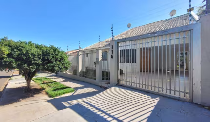 Casa para alugar em Maringá, Jardim Paris III, com 3 quartos, com 149 m²