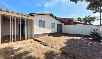 Casa para alugar em Maringá, Conjunto Residencial Ney Braga, com 2 quartos, com 0 m²