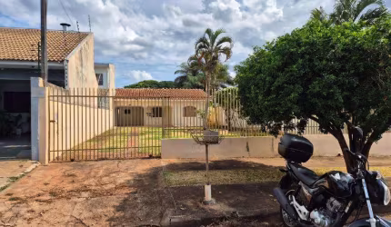 Terreno à venda em Maringá, Jardim Alvorada, com 450 m²
