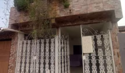 Casa para Venda em Itanhaém, Belas Artes, 4 dormitórios, 1 suíte, 2 banheiros, 2 vagas
