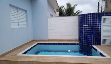 Casa para Venda em Itanhaém, Jamaica, 2 dormitórios, 1 suíte, 1 banheiro, 2 vagas