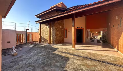 Casa para Venda em Itanhaém, Grandesp, 5 dormitórios, 3 suítes, 1 banheiro, 4 vagas