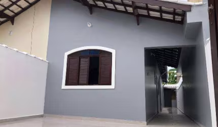 Casa para Venda em Itanhaém, Ivoty, 2 dormitórios, 1 suíte, 1 banheiro, 2 vagas