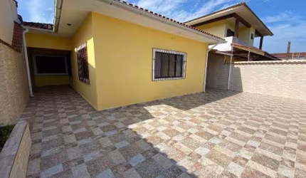 Casa para Venda em Itanhaém, Tupy, 3 dormitórios, 2 suítes, 1 banheiro, 6 vagas