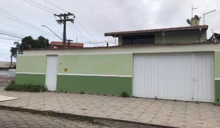 Casa para Venda em Itanhaém, Centro, 4 dormitórios, 2 suítes, 1 banheiro, 5 vagas