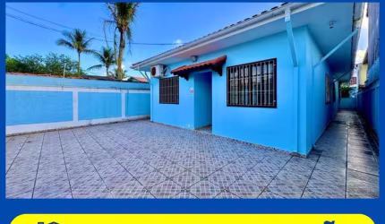 Casa para Venda em Itanhaém, Jardim Suarão, 3 dormitórios, 1 suíte, 1 banheiro, 3 vagas