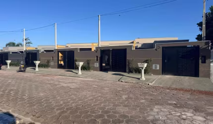 Casa para Venda em Itanhaém, Regina, 2 dormitórios, 1 suíte, 1 banheiro, 2 vagas
