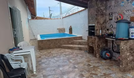 Casa para Venda em Itanhaém, Regina, 2 dormitórios, 1 suíte, 1 banheiro, 2 vagas