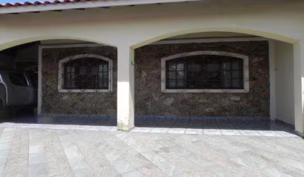Casa para Venda em Peruíbe, Maria Helena Novaes, 3 dormitórios, 1 suíte, 2 banheiros, 3 vagas