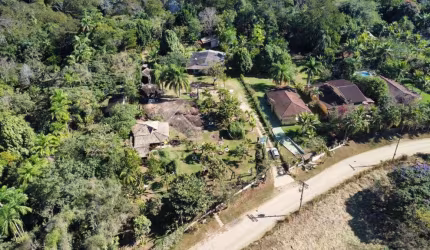 Chácara para Venda em Itariri, ., 3 dormitórios, 3 suítes, 1 banheiro, 5 vagas