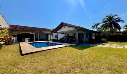 Casa para Venda em Itanhaém, Grandesp, 3 dormitórios, 2 suítes, 1 banheiro, 10 vagas