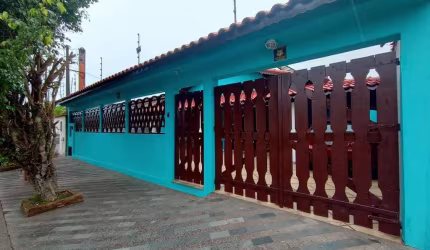 Casa para Venda em Itanhaém, Jardim Lindomar, 3 dormitórios, 1 suíte, 1 banheiro, 2 vagas