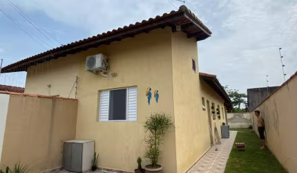 Casa para Venda em Itanhaém, Regina, 2 dormitórios, 1 suíte, 1 banheiro, 2 vagas