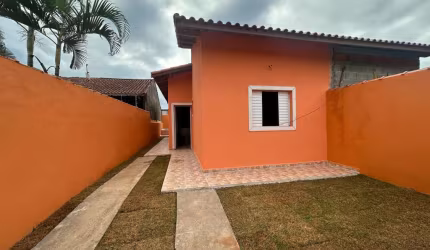 Casa para Venda em Itanhaém, Bopiranga, 2 dormitórios, 1 suíte, 1 banheiro, 2 vagas