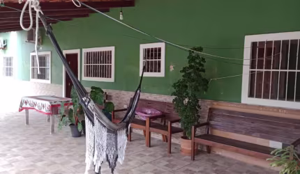 Casa para Venda em Itanhaém, Umuarama, 2 dormitórios, 1 suíte, 1 banheiro, 3 vagas