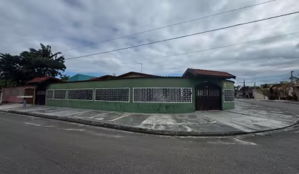 Casa para Venda em Itanhaém, Grandesp, 3 dormitórios, 1 suíte, 1 banheiro, 2 vagas