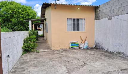 Casa para Venda em Itanhaém, Bopiranga, 2 dormitórios, 1 suíte, 1 banheiro, 2 vagas