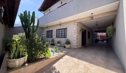 Casa para Venda em Peruíbe, Centro, 5 dormitórios, 4 suítes, 3 banheiros, 5 vagas