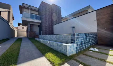 Casa Sobreposta para Venda em Itanhaém, Regina, 3 dormitórios, 1 suíte, 2 banheiros, 4 vagas