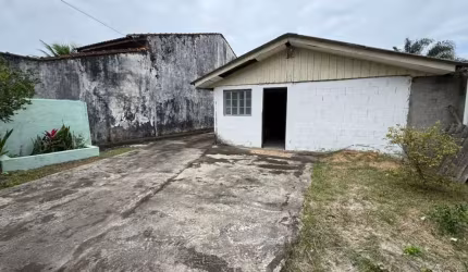 Casa para Venda em Itanhaém, Guacyra, 3 dormitórios, 2 banheiros, 4 vagas