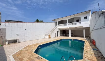 Casa para Venda em Itanhaém, Suarão, 5 dormitórios, 4 suítes, 1 banheiro, 4 vagas